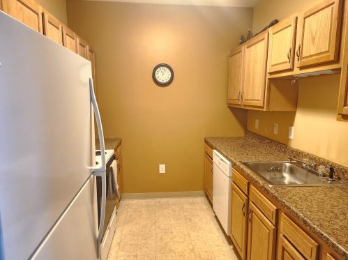 18 Harbor Ave, Nashua NH  03060-6382 exterior