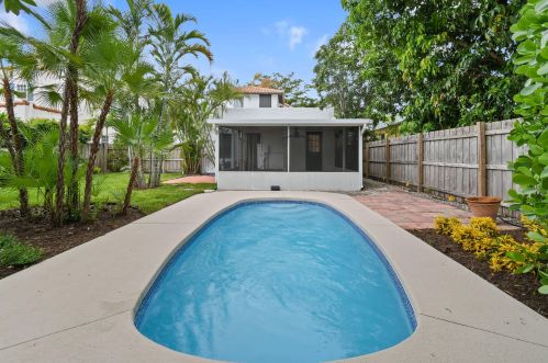 529 34 St, West Palm Beach FL  33404-3002 exterior