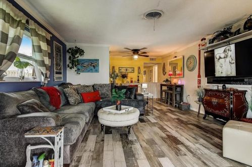 4046 Floramar Ter, New Port Richey FL 34652-3167 exterior