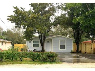 5415 Kensington St, Sarasota, FL 34232-2767