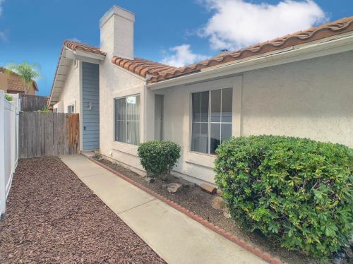 2409 Royal Saint James Dr, El Cajon, CA 92019-4408