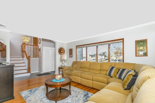 3870 Lawrence Rd, Seaford, NY 11783-1212