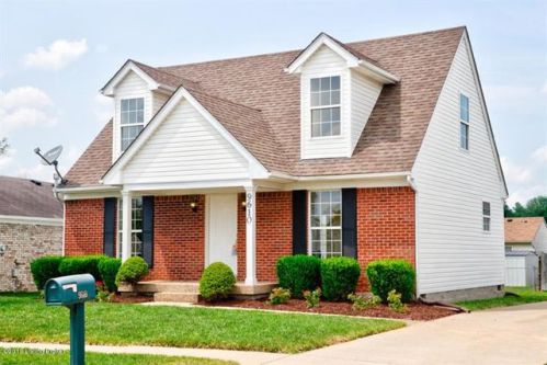 9610 Combs Ln, Louisville, KY 40258-4621