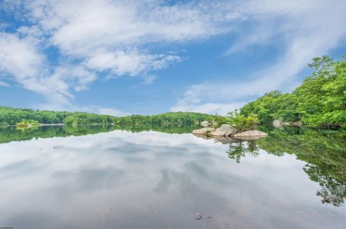 13 Harbor View Dr, Andover NJ  07821-4022 exterior