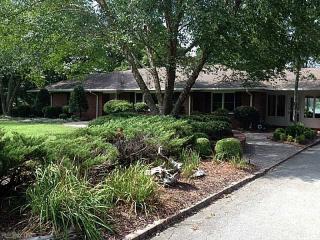 101 Beale Ave, Smithfield, VA 23430-1403