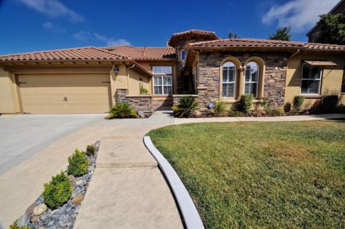 8941 Azara St, Gilroy, CA 95020-8401
