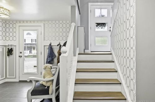 8 Abbott Ave, Ridgefield CT  06877-4407 exterior