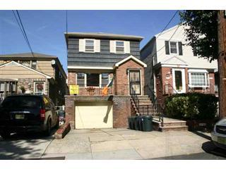 37 Edwards Ct, Bayonne, NJ 07002-1323
