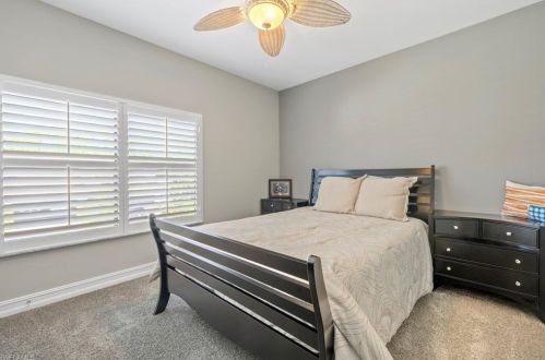 7698 Bristol Cir, Naples FL  34120-0697 exterior
