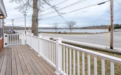 2156 Main Rd, Tiverton, RI 02878-4609