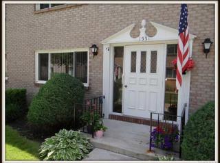 155 Old Lyme Dr, Buffalo, NY 14221-2264