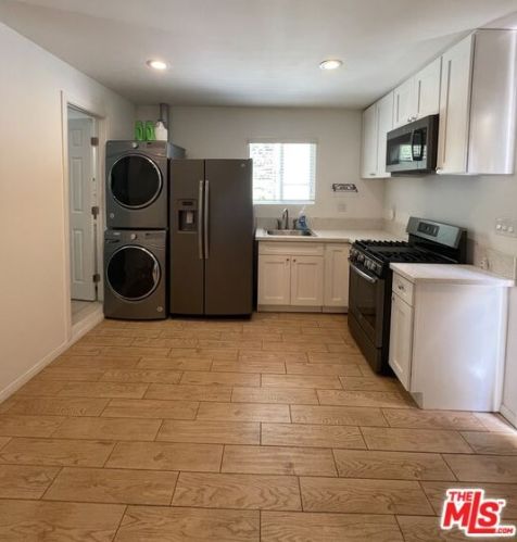 4841 Tyrone Ave, Van Nuys CA 91401-5126 exterior