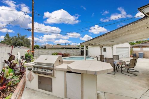 223 Benbow St, Covina CA 91722-2909 exterior