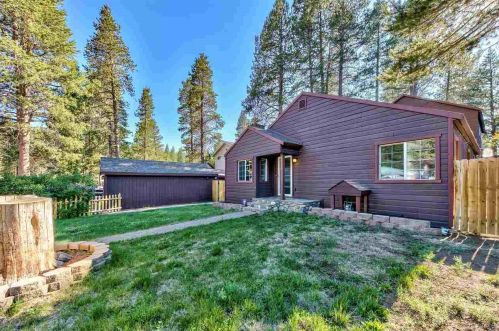 10136 Sierra Ave, Truckee CA  96161-4828 exterior