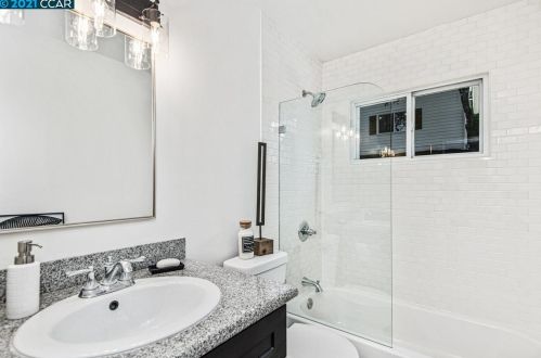 392 Moraga Way, Orinda CA  94563-3805 exterior