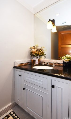 1128 Palos Verdes Dr, Palos Verdes Estates CA 90274-0015 exterior