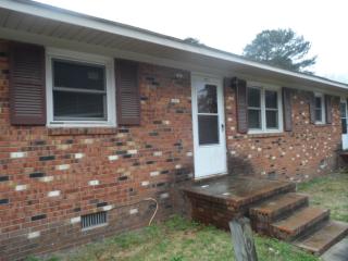 4921 Fieldcrest Dr, Fayetteville NC  28303-2831 exterior
