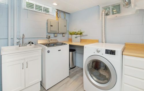 5000 Idlewild Ave, Milwaukee WI 53217-5632 exterior