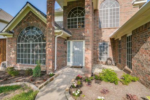 4513 Prescott Cir, Lewisville TX  75028-2029 exterior