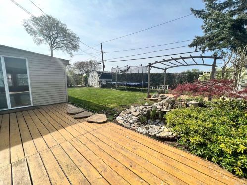 4016 Jean Ave, Bethpage NY  11714-4521 exterior