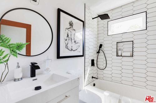 14322 Collins St, Van Nuys CA  91401-4612 exterior