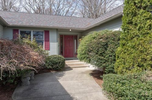 335 Albion Rd, Lincoln RI  02865-4240 exterior