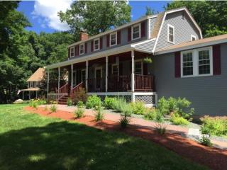 3 Hemlock St, Windham, NH 03087-1130