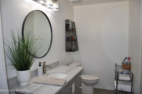 523 6th St, Vero Beach FL  32962-1687 exterior