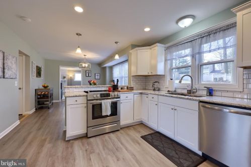 1449 Jill Dr, Hummelstown PA  17036-9005 exterior