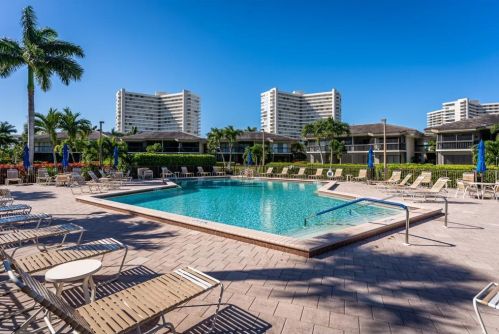 693 Seaview Ct, Marco Island, FL 34145-2922