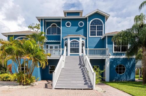 2104 Ketch Ct, Tarpon Springs, FL 34689-2039