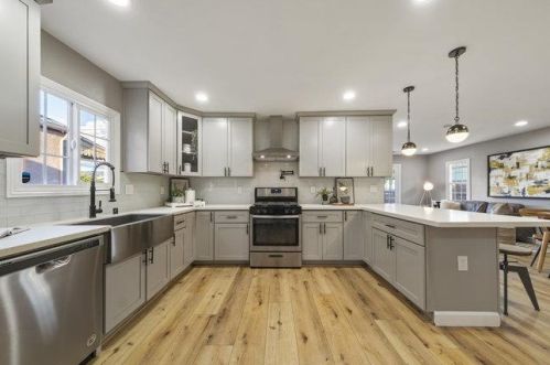 9235 B St, Oakland CA 94603-2416 exterior