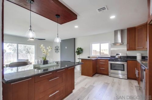 6788 Benson Ave, San Diego CA  92114-5833 exterior