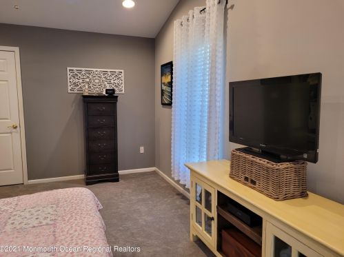 433 Mowat Cir, Trenton NJ  08690-3220 exterior