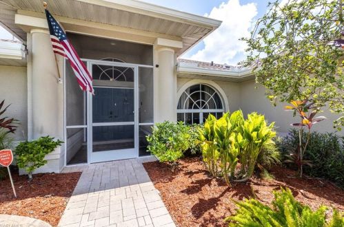 1620 15th Ter, Cape Coral, FL 33990-3809