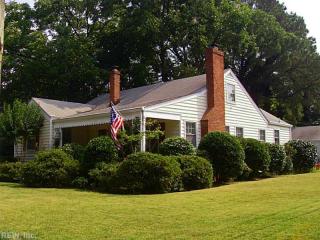 247 Sandpiper Dr, Portsmouth, VA 23704-1522