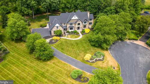 10 Devonshires Ct, Blue Bell PA  19422-2560 exterior