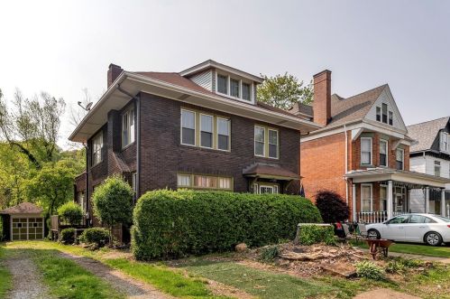 805 Lincoln Pl, Beaver Falls, PA 15010-4556