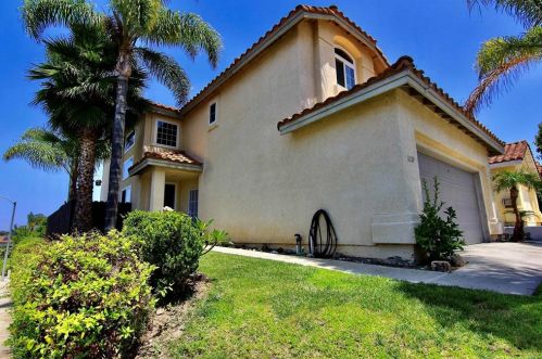 1239 Via Angelica, Vista, CA 92081-6363