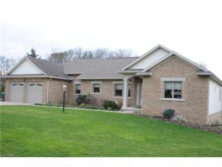4151 Sunquest Cir, Canton, OH 44718-2235