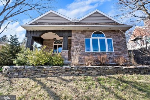 633 Columbia Ave, Palmerton, PA 18071-1401