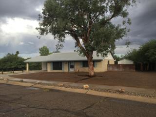 8433 Lee Cir, Tucson, AZ 85715-5426