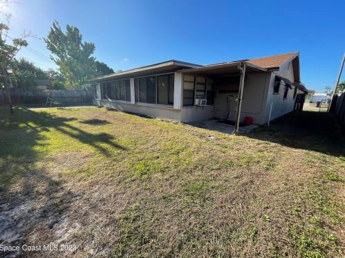 975 Grant Rd, Titusville, FL 32780-7147
