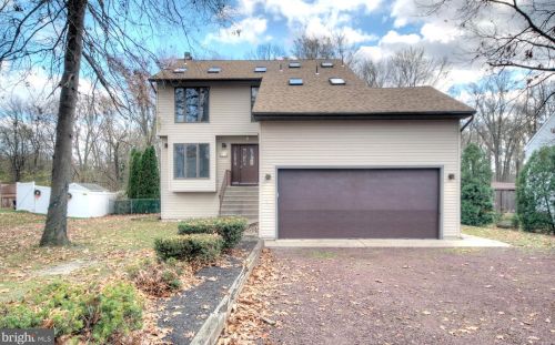 1827 Ivanhoe Ave, West Deptford, NJ 08096-6426
