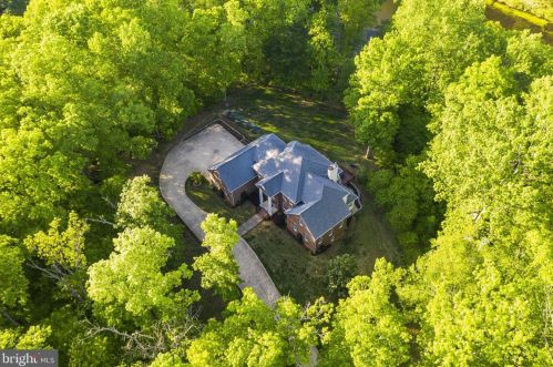 20 Hartlake Dr, Fredericksburg VA  22406-4635 exterior