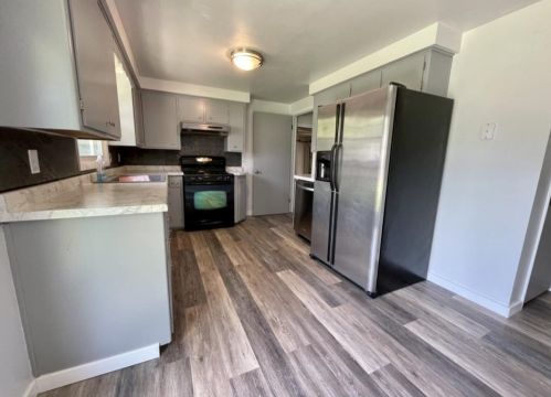 1009 Chantel St, Green Bay, WI 54304-2011