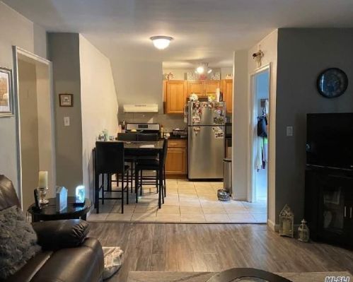 8111 Langdale St, New Hyde Park, NY 11040-1818