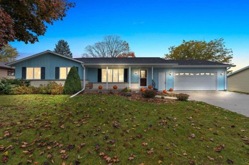 1713 Eisenhower St, New Holstein, WI 53061-1631