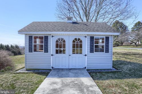 70 Acomo Dr, Siddonsburg PA  17019-9782 exterior