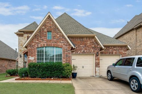 5812 New Castle Dr, Richardson TX  75082-4136 exterior